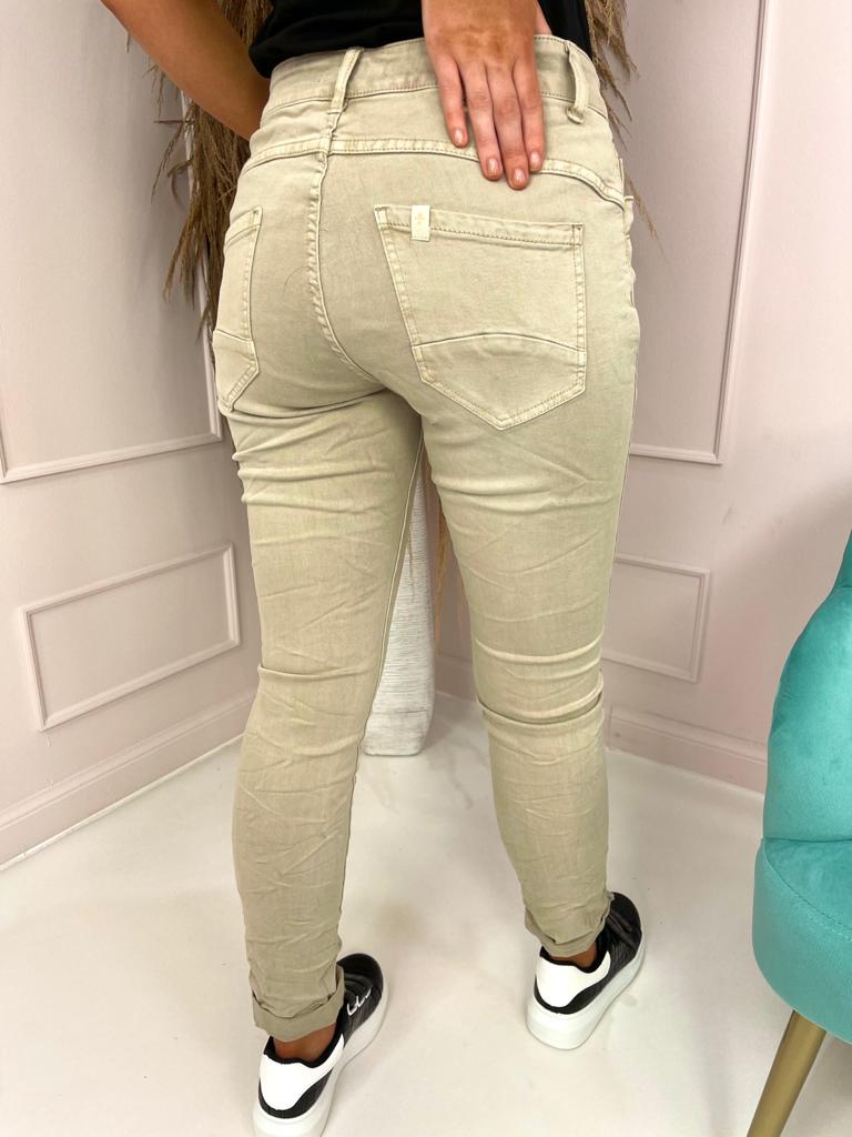 Get the Perfect Fit with The Button It Skinny Jeans